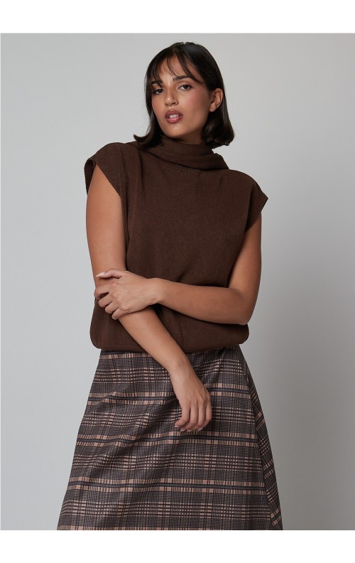 CHALECO & BUFANDA CHOCO