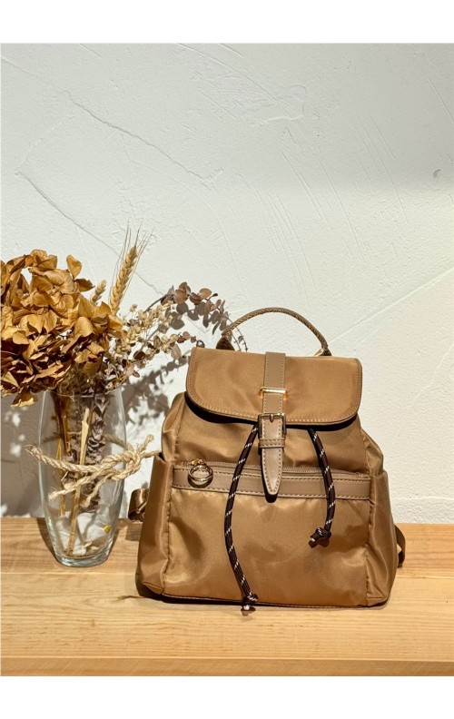 MOCHILA SOLAPA CAMEL