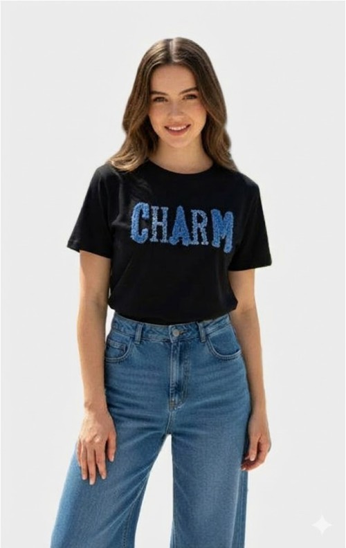 CAMISETA CHARM NEGRO