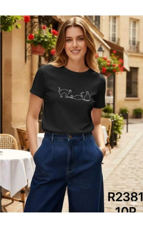 CAMISETA GATOS NEGRO